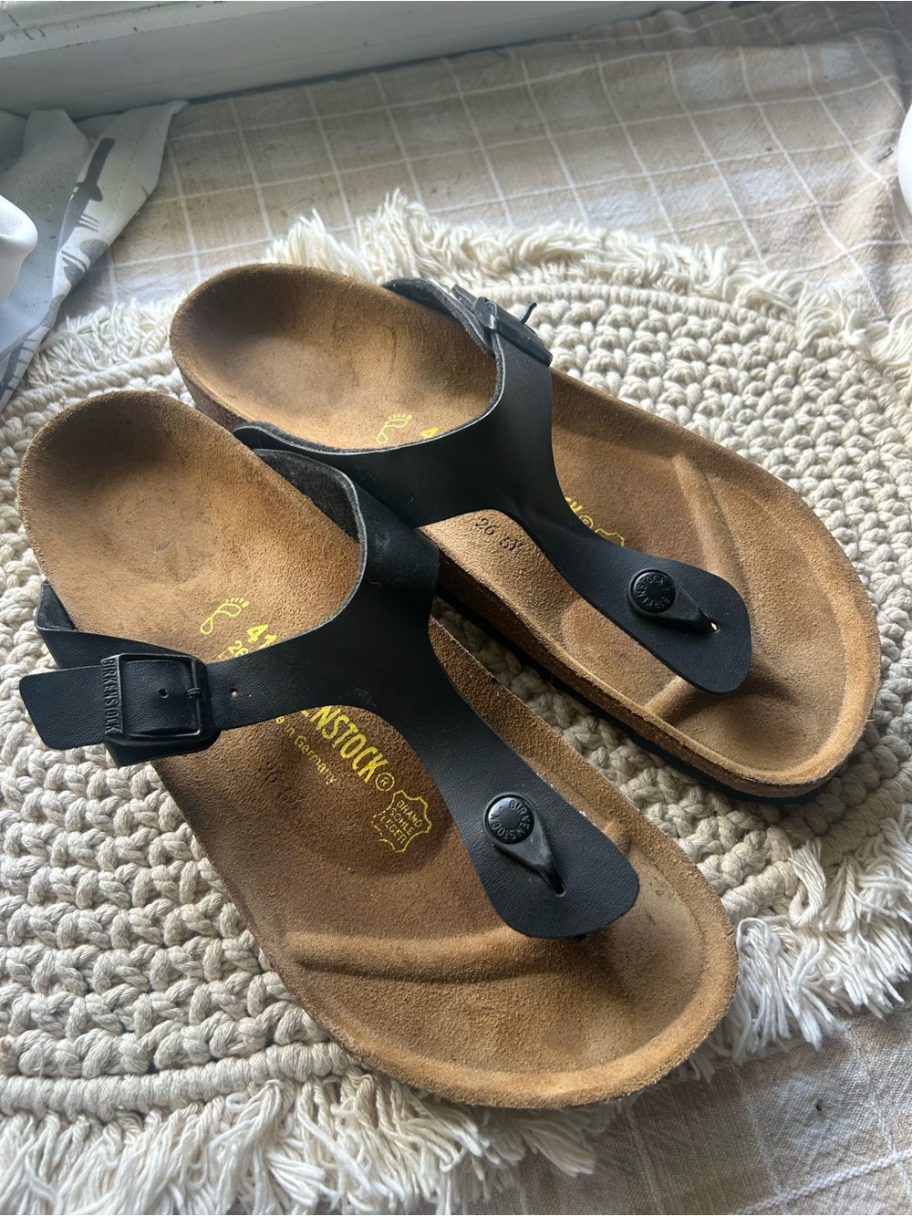 Birkenstock thong sandals size 41